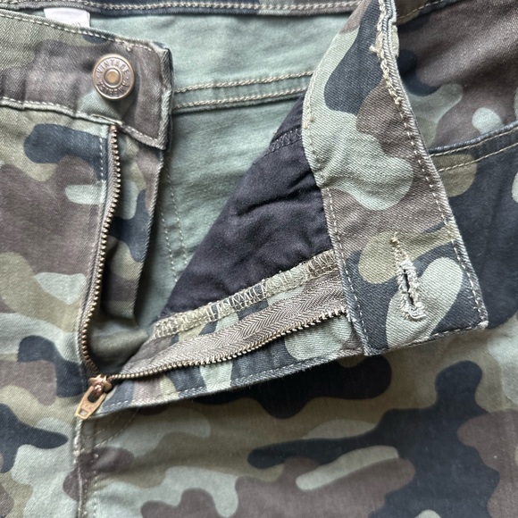 Vintage America Camouflage Print Skinny Jeans(982) - Picture 9 of 13